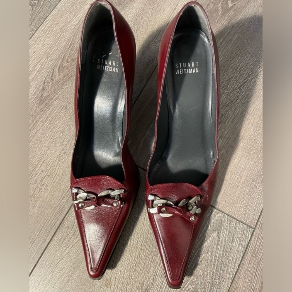 Stuart Weitzman Size 8.5M Red Leather & Chain 3” Pumps